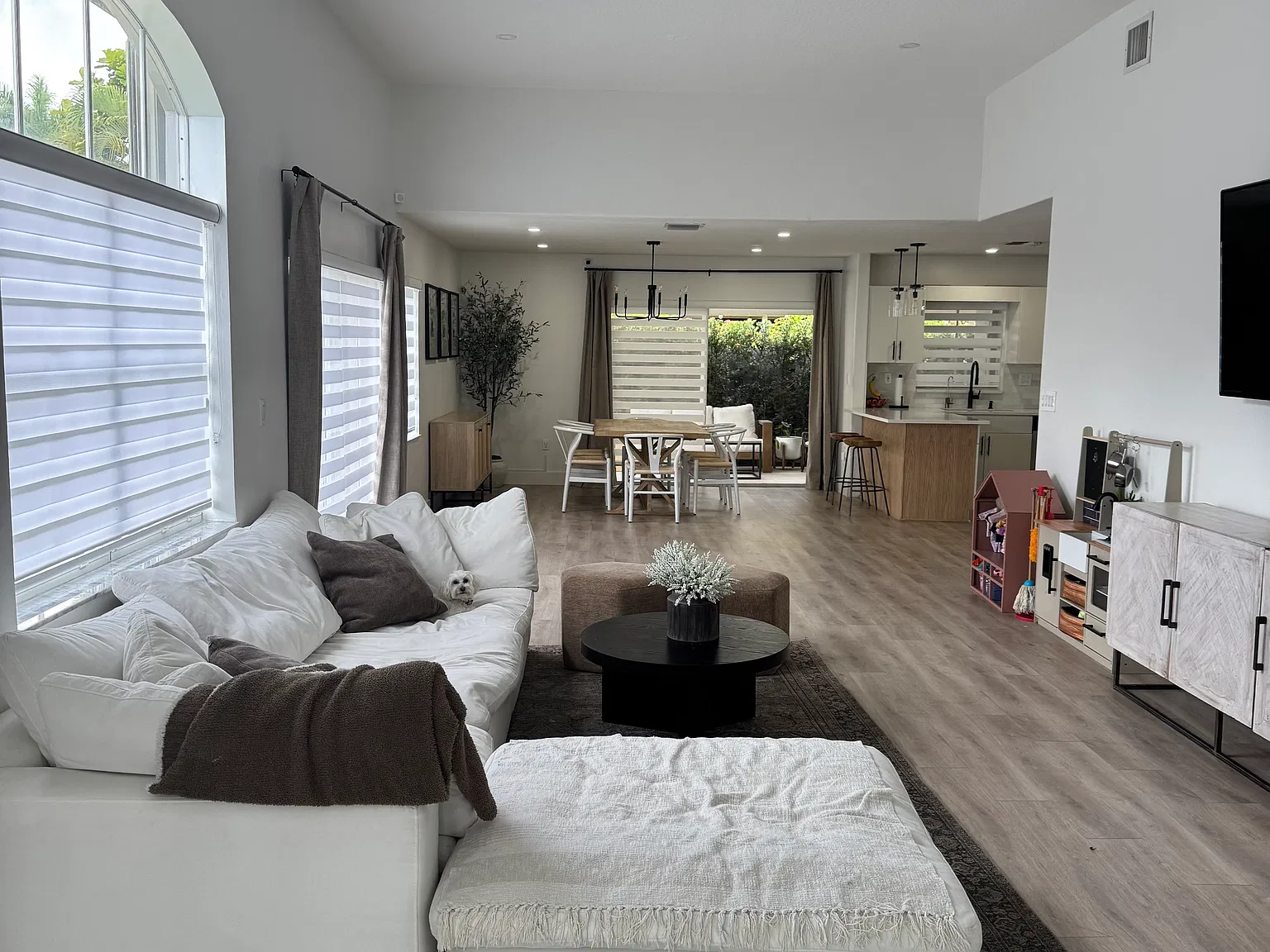 3 bed, 1618 sqft, $3,800 — Photo 4