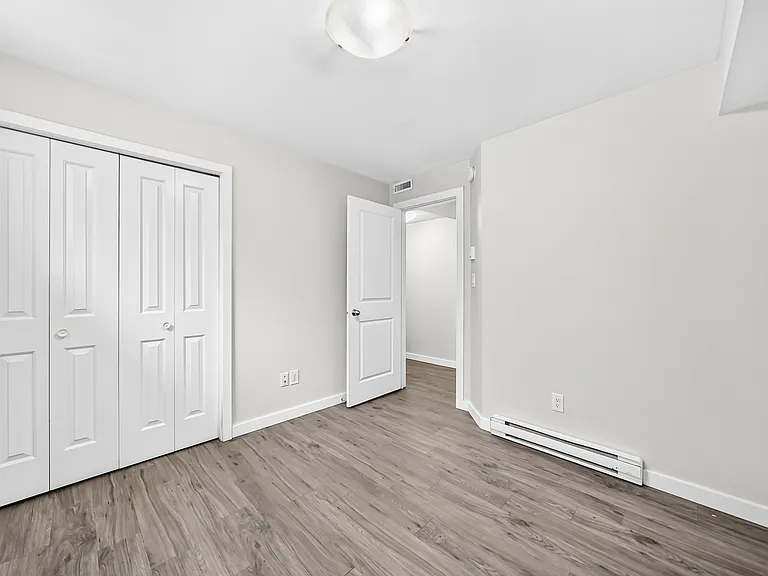 1530 Logan Ave — Photo 10