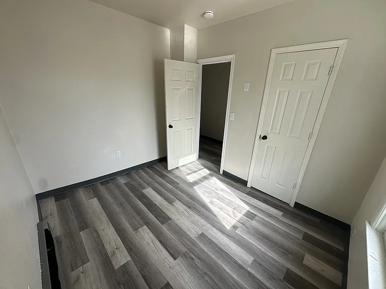 405 S 8th St — Photo 1