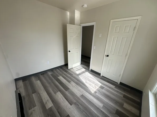 405 S 8th St, Aberdeen, SD 57401