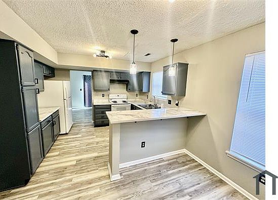 3rd image of 4251 Village Bend Ln