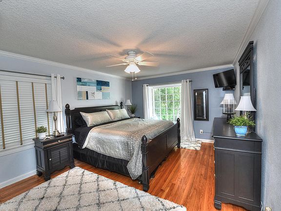 5th image of 2418 Ormsby Cir W