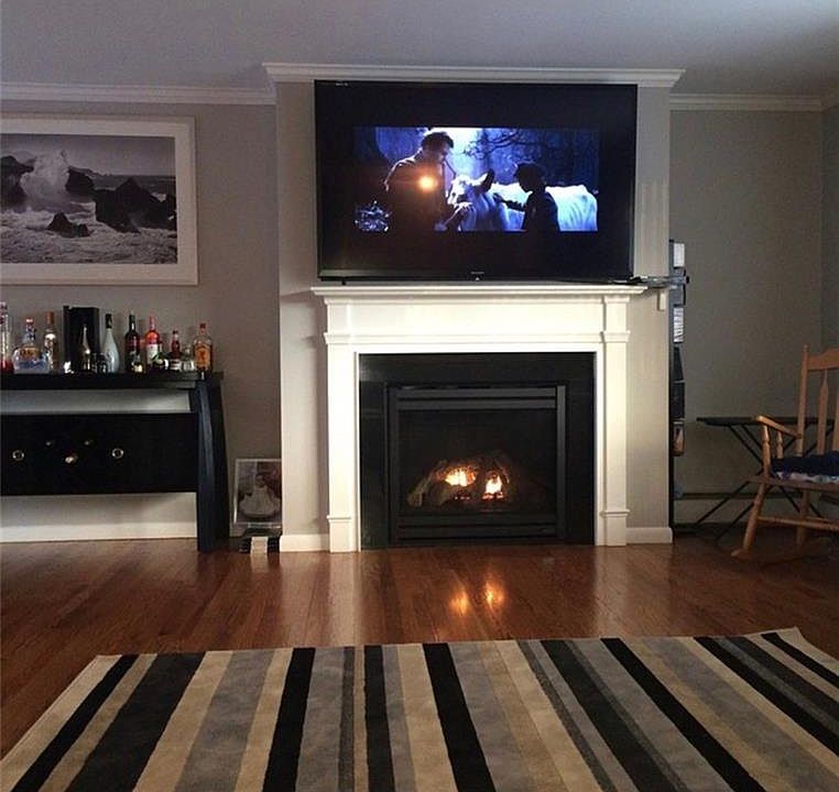 2nd image of 160 Manchester Ave