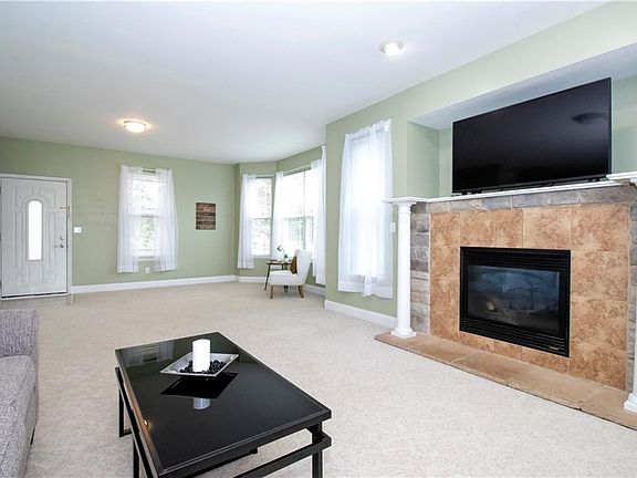 2nd image of 1636 Springwood Dr