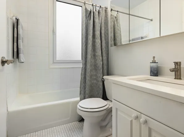 230 West 55th Street image 9 of 15