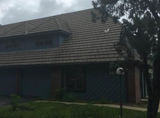 2616 W 24th Ter, Lawrence, KS 66047