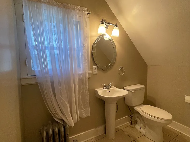 1117 Oak St #3 — Photo 5