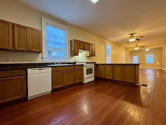 3rd image of 7011 Jeannette St APT A