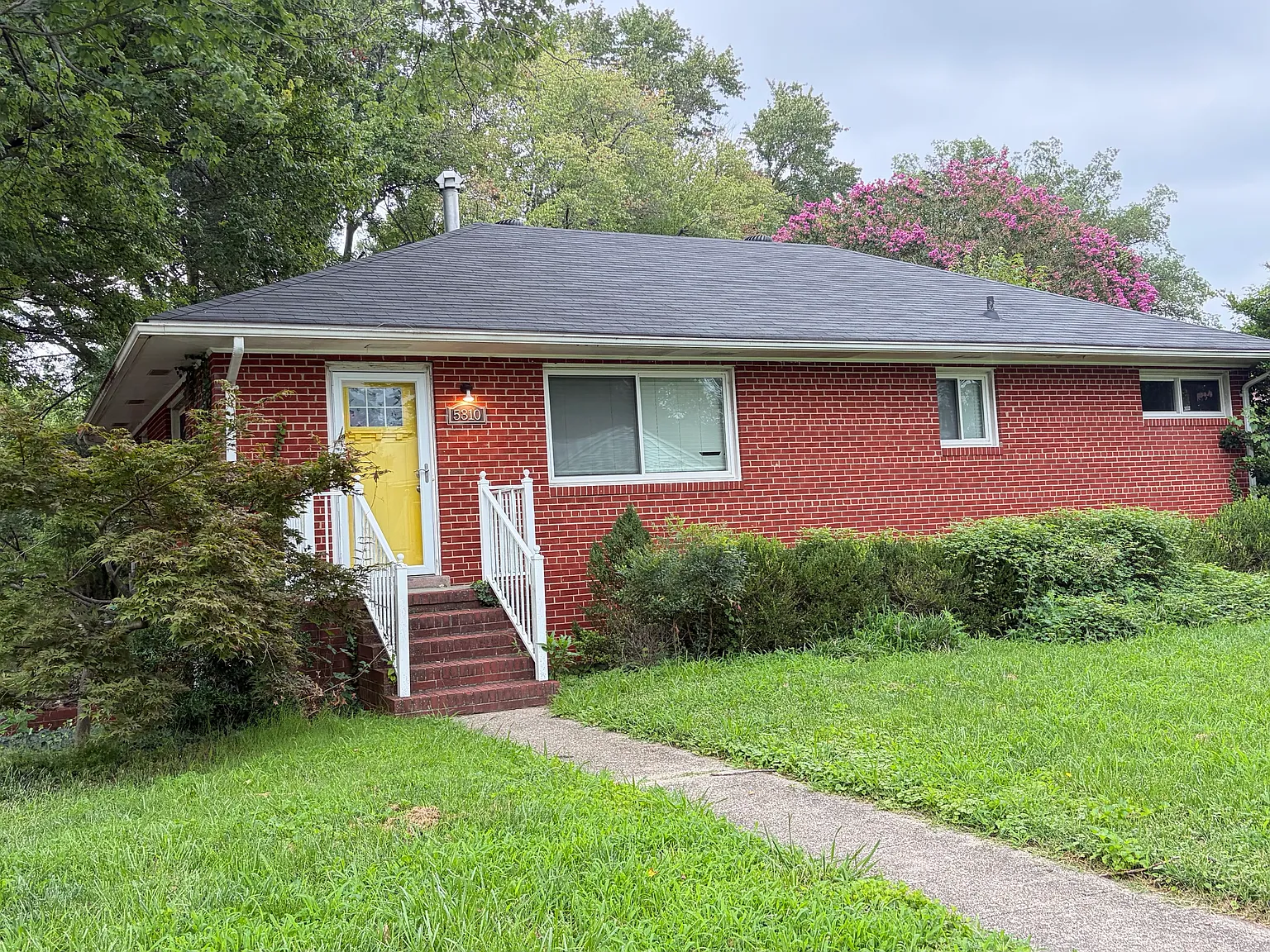 3 bed, 1922 sqft, $2,800 — Photo 1