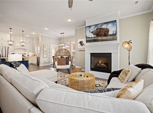 1050 N Main St, Bentonville, AR 72712