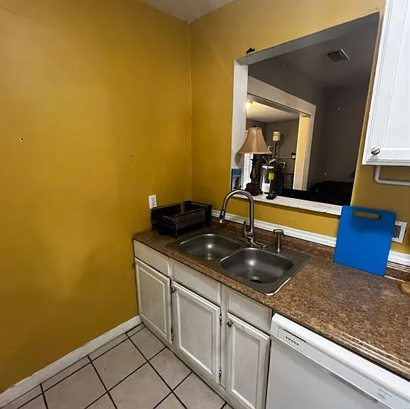 1059 Hampton St NW — Photo 15