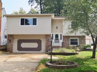 6001 Hodgman Dr, Parma Heights, OH