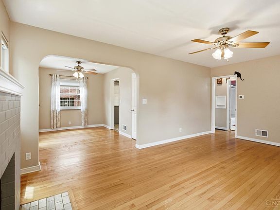 4th image of 789 Eaton Ave