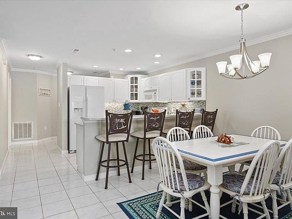 4th image of 203 S Heron Dr #1044D