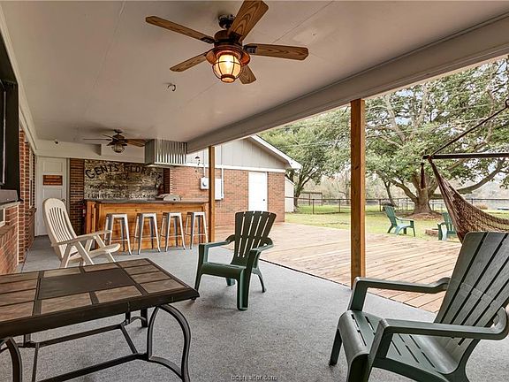 5th image of 108 W Crescent Dr