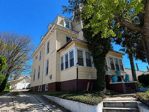 3rd image of 22 E Decatur Ave