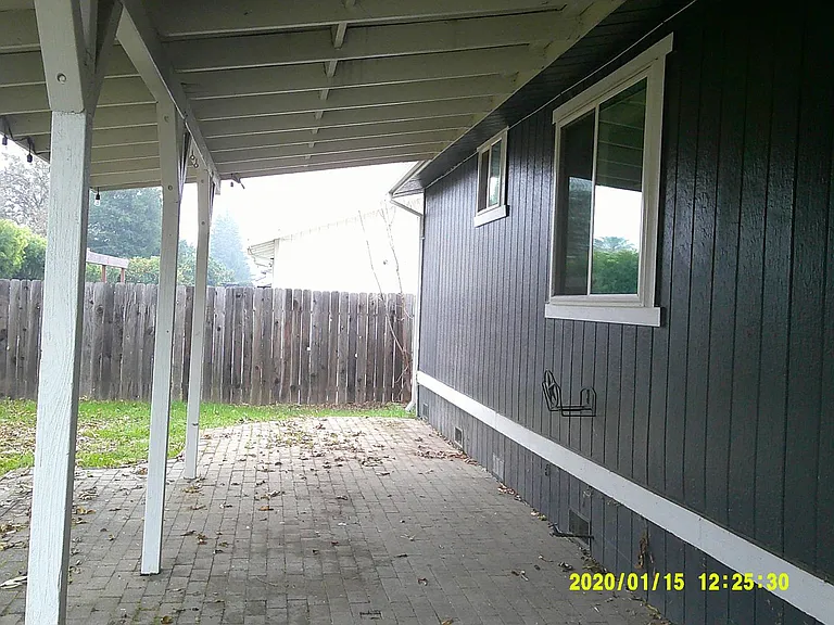 945 Davis St — Photo 18
