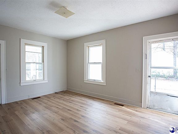 4th image of 110 Law St