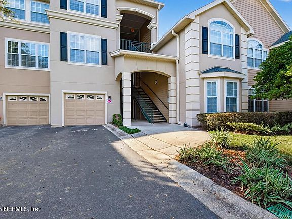 5th image of 13810 SUTTON PARK Drive N #1139
