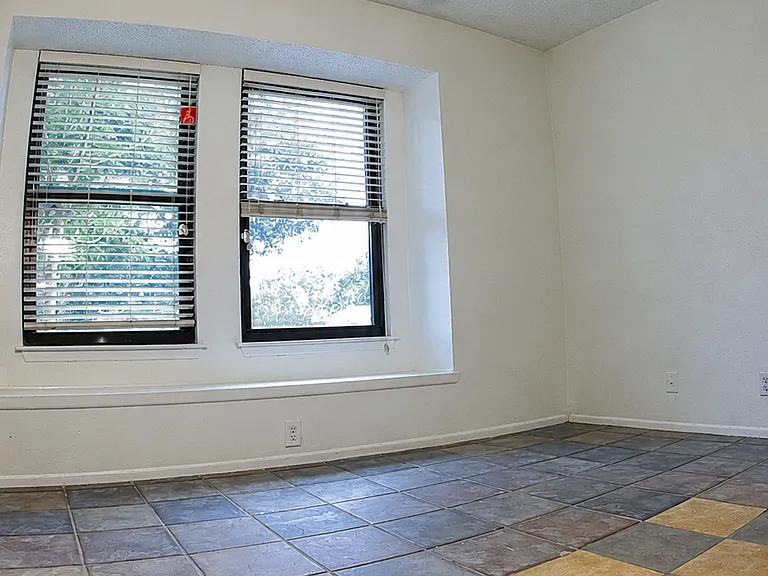 7147 Comanche Ridge Dr — Photo 6