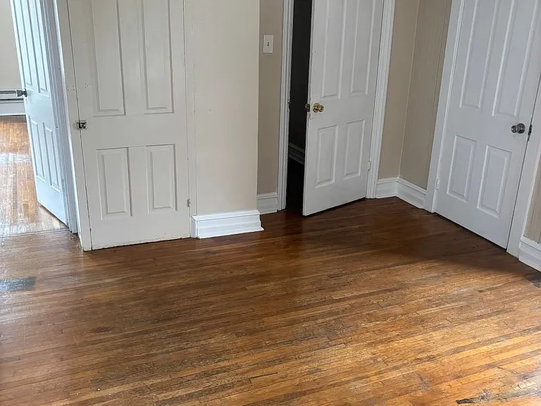 209 S Washington St — Photo 5