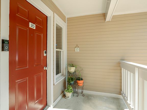 3rd image of 101-2D Marbury Ct