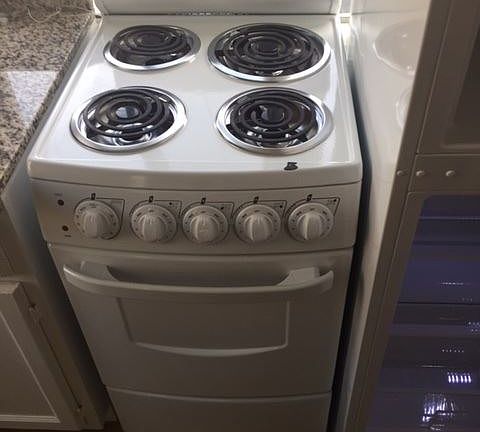 5th image of 527 N Alexandria Ave APT 9