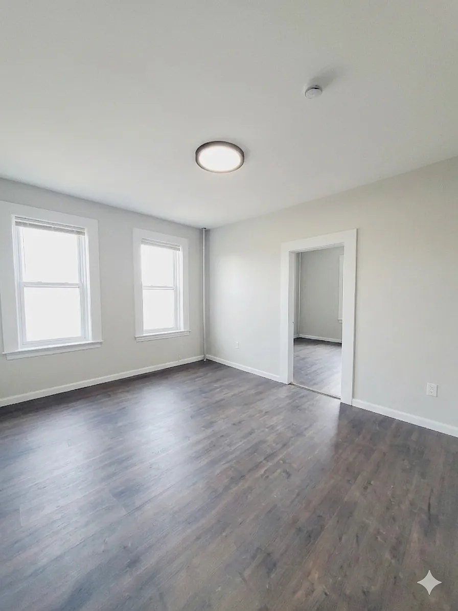 Building Photo - 9 Bentley Ave #11L