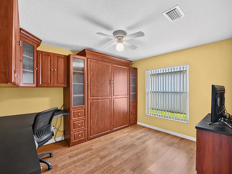 933 Shaw Cir — Photo 22