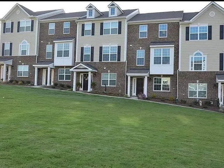 4006 Kentworth Dr #4006 — Photo 1