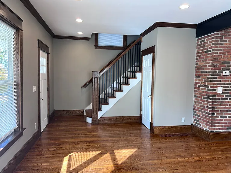 1025 Sherman St SE — Photo 5