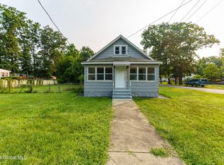 3131 McDonald Ave, Schenectady, NY 12304