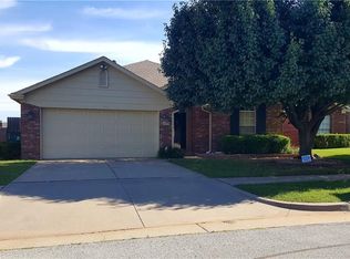 10713 NW 36th Pl, Yukon, OK 73099