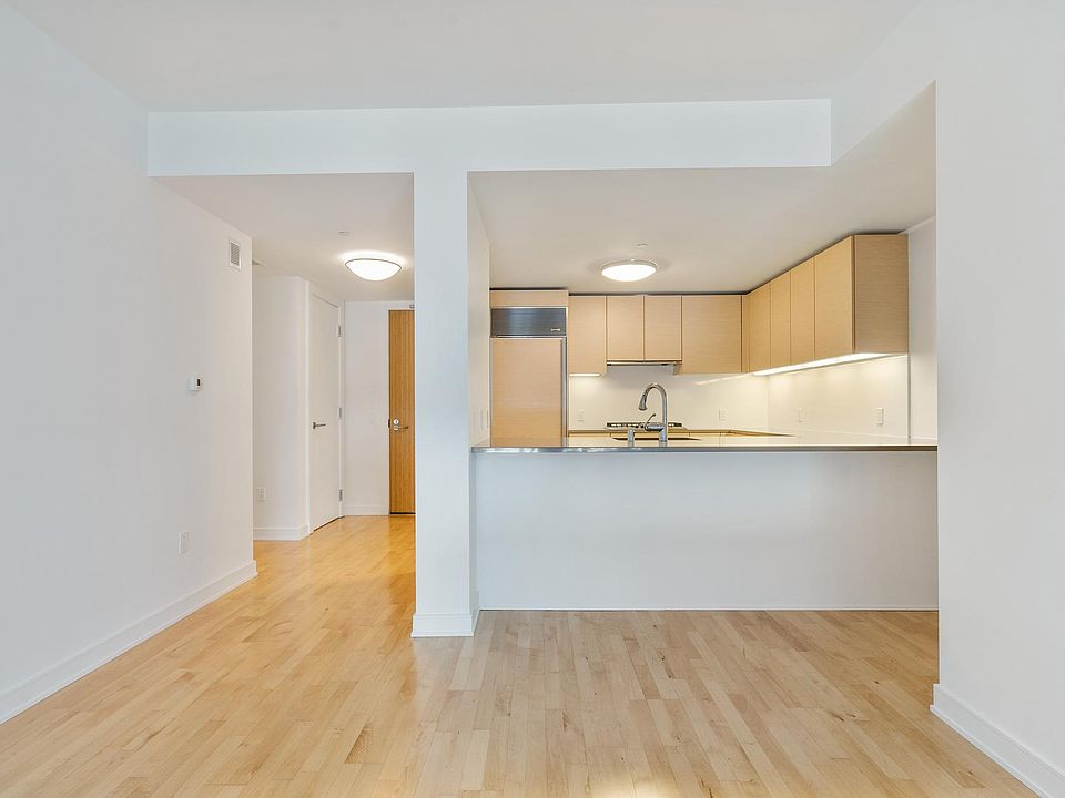 1st image of 301 Mission St APT 17D