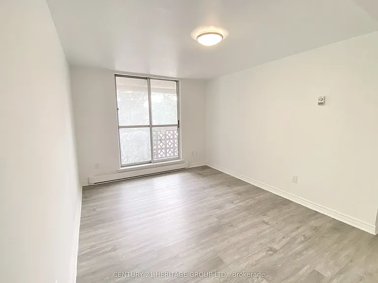 7555 Goreway Dr #5 — Photo 9