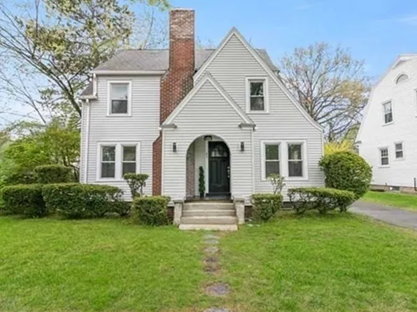 43 Eddywood St, Springfield, MA 01118