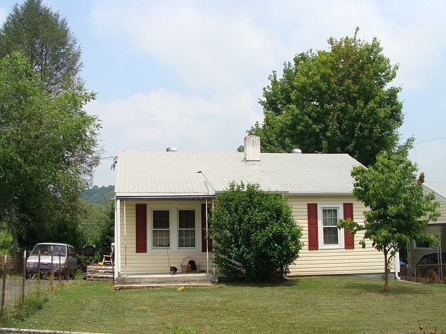 1st image of 524 Riverview Dr