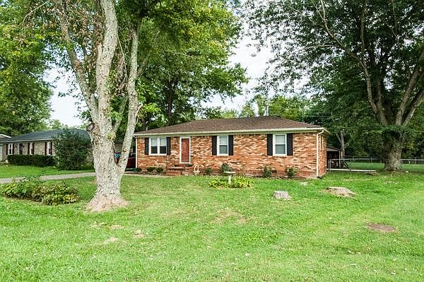 1st image of 216 Cherry Ln