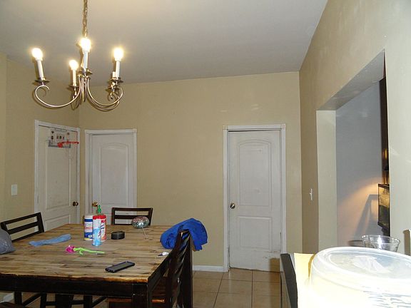 3rd image of 2653 Vermont St