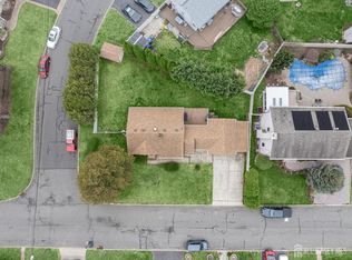 9 High Point Rd, East Brunswick, NJ 08816