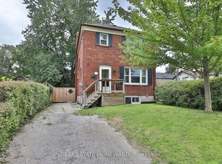 1 Pinegrove Ave, Toronto, ON M1N2G3