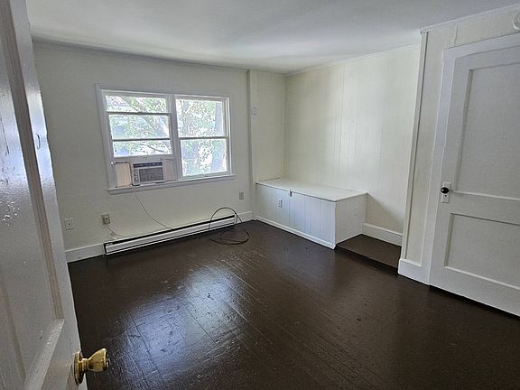 5th image of 211 S 6th St APT A