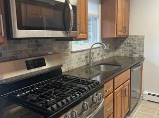 12 Central Dr APT 5, Nanuet, NY 10954