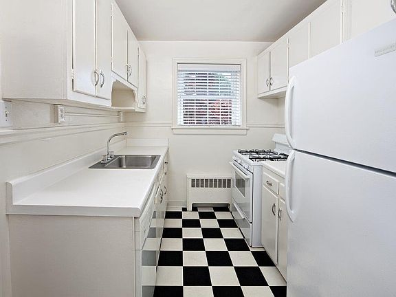 3rd image of 3514 Stuart Ave APT 4