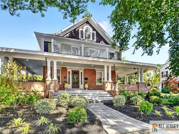 14 N Main St, Cranbury, NJ 08512