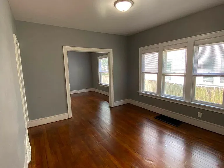 2209 Farnam St — Photo 4