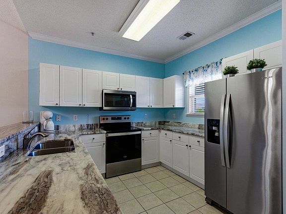 3rd image of 6253 Catalina Dr. #334