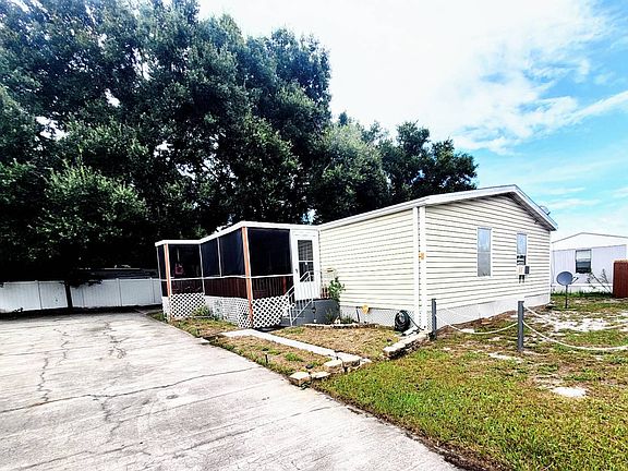 3rd image of 1121 Mango Dr