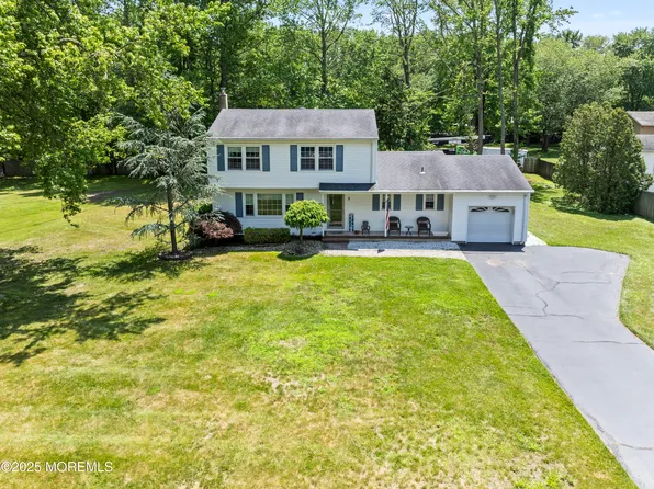 3 Thompson Lane, Manalapan, NJ 07726