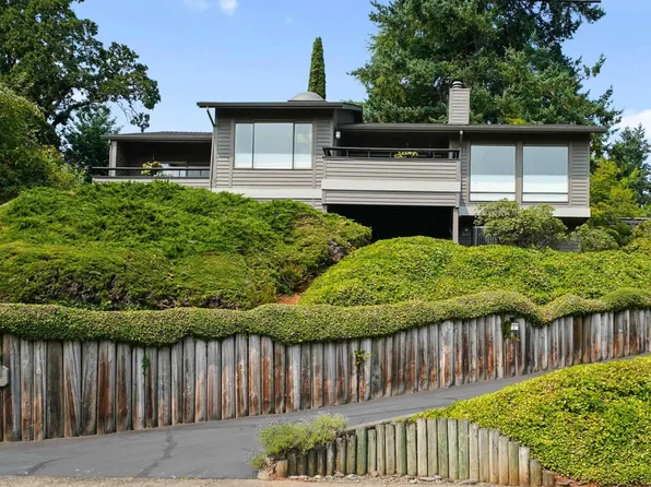 3185 Holiday Dr S, Salem, OR 97302